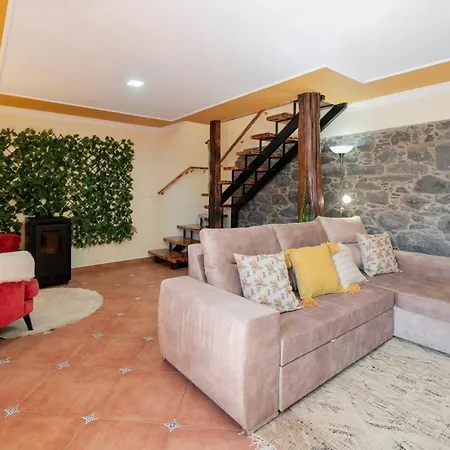 Casa Do Cavalo Das Florencas By An Island Apart Semesterbostad Calheta (Madeira)